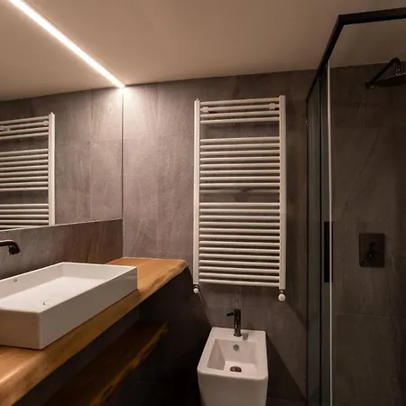 4br Chalet Piazzale Della Funivia - What'app - 0039-3512-039-610 - For Reservations! Κουρμαγιέρ