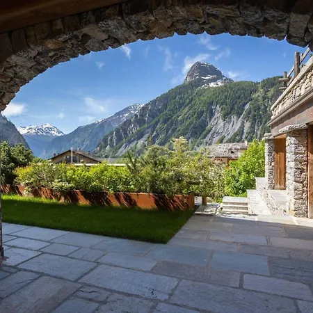 4br Chalet Piazzale Della Funivia - What'app - 0039-3512-039-610 - For Reservations! Villa Courmayeur