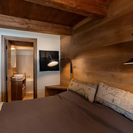 4br Chalet Piazzale Della Funivia - What'app - 0039-3512-039-610 - For Reservations!