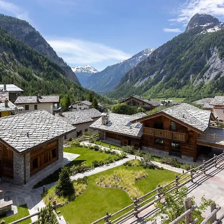 4br Chalet Piazzale Della Funivia - What'app - 0039-3512-039-610 - For Reservations! Villa