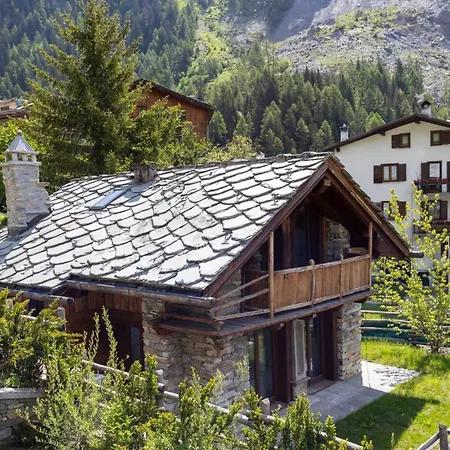 Villa 4br Chalet Piazzale Della Funivia - What'app - 0039-3512-039-610 - For Reservations!