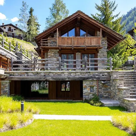 4br Chalet Piazzale Della Funivia - What'app - 0039-3512-039-610 - For Reservations! Villa *