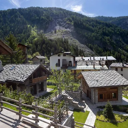 4br Chalet Piazzale Della Funivia - What'app - 0039-3512-039-610 - For Reservations! *